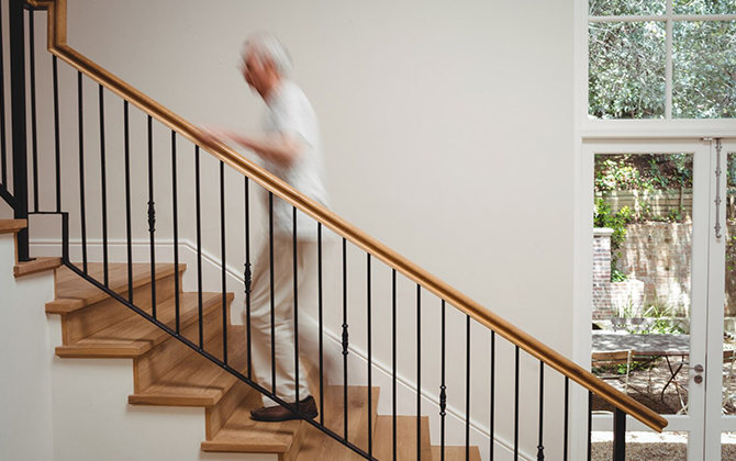 Stairs and railings (indoor stair frame, handrails, load-bearing components)