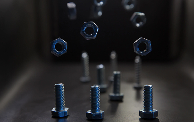 Application of keel strips (wall alignment and substrate preparation)