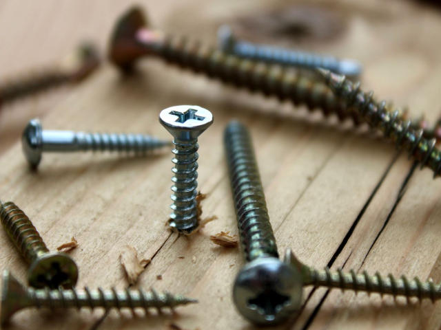 What's The Difference between Drywall Screws And Wood Screws?