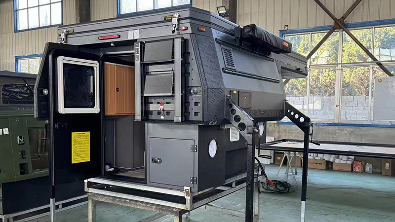 UDEAR-CAMPER-A-MOBILE-LIVING-SPACE-ON-WHEELS